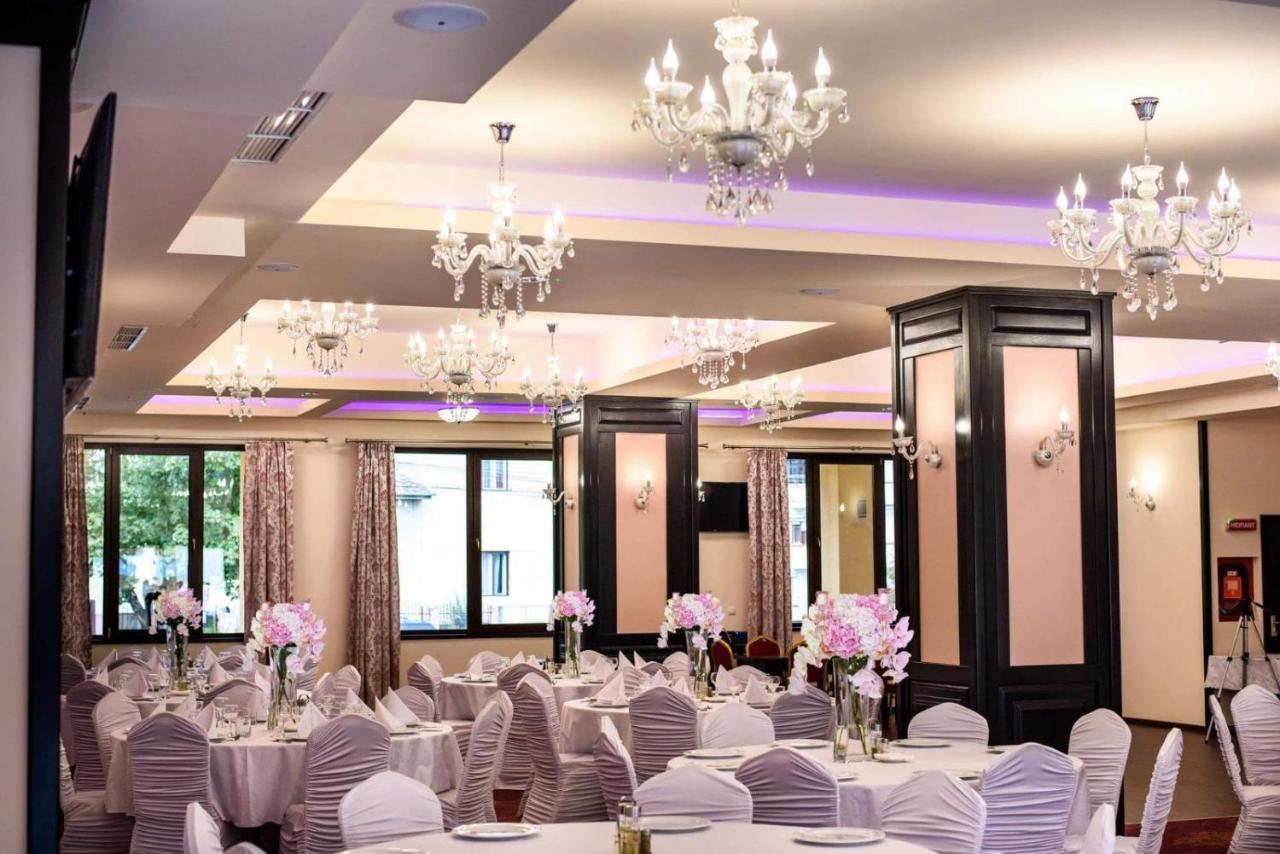 Hotel Roberts Sibiu Buitenkant foto