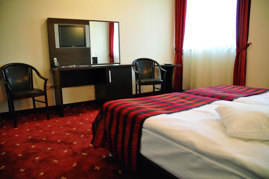 Hotel Roberts Sibiu Kamer foto